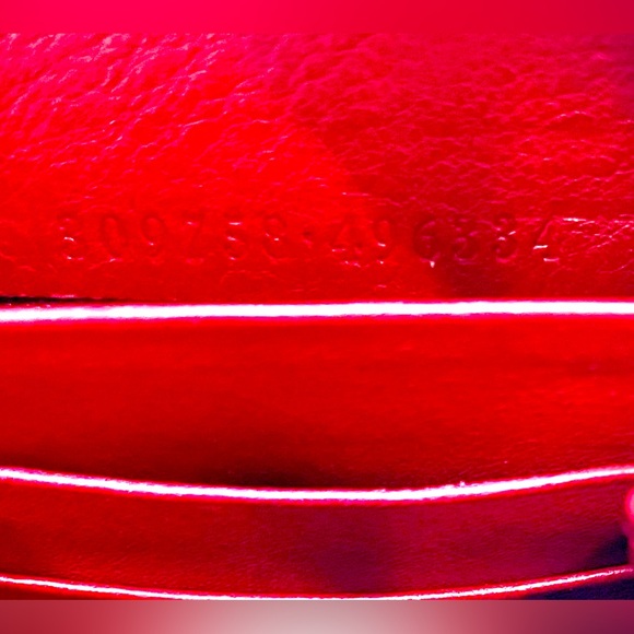 Gucci Guccissima micro GG Spur Belted Patent Leather Red Wallet W/ Satin Dustbag - Picture 4 of 16